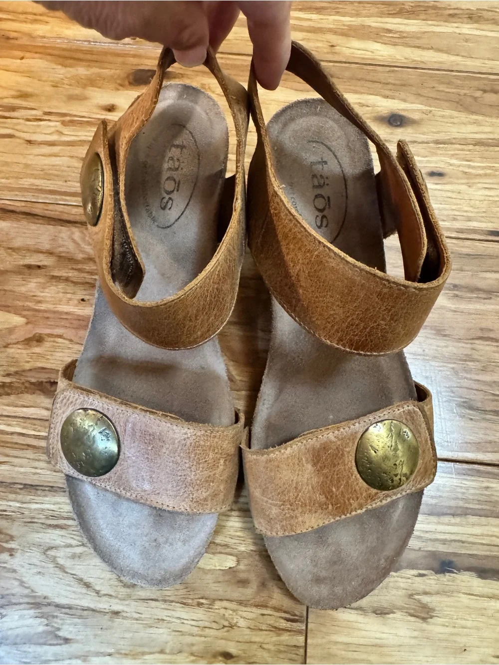 Taos Womens Carousel 2 Button Wedge Leather Sandals shoes sz 37 US 6/6.5